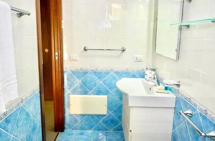 アパート Perla Blu チェファル